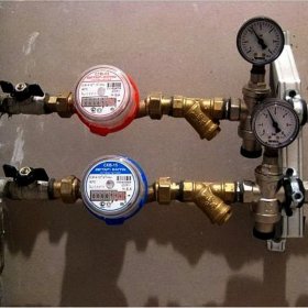 Правила и процедура за инсталиране на електромери на вода: как правилно да се постави и запечата