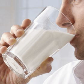 Защо възрастните не могат да пият мляко: отделяме факти от митовете