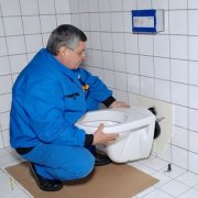 Направете сам монтаж на окачена тоалетна за тоалетна: при монтаж и върху бетонна основа