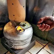 Как да се изгради пещ с петна върху отработено масло: инструкции в снимки и чертежи
