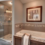 Sprchová kabina s kachlovými kameny Do-it-yourself - krása a spolehlivost