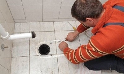 Фиксиране на тоалетната към пода: метод на лепило