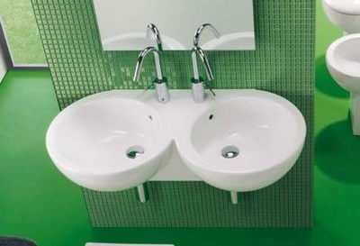 Двойна мивка: преглед на необичайната санитария и пример за монтажни работи