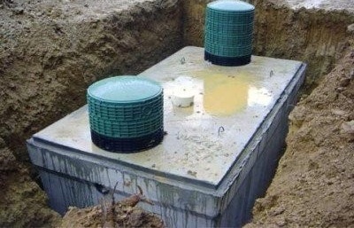 Installatie van een septic tank in hoog grondwater