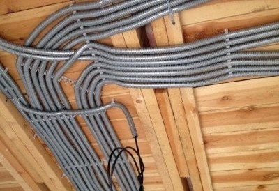 Cableado eléctrico en la casa de marco