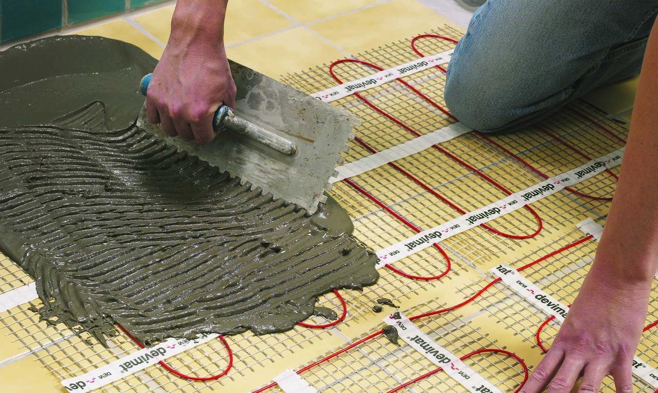 Instalación de suelo radiante en un azulejo: ¿es posible?