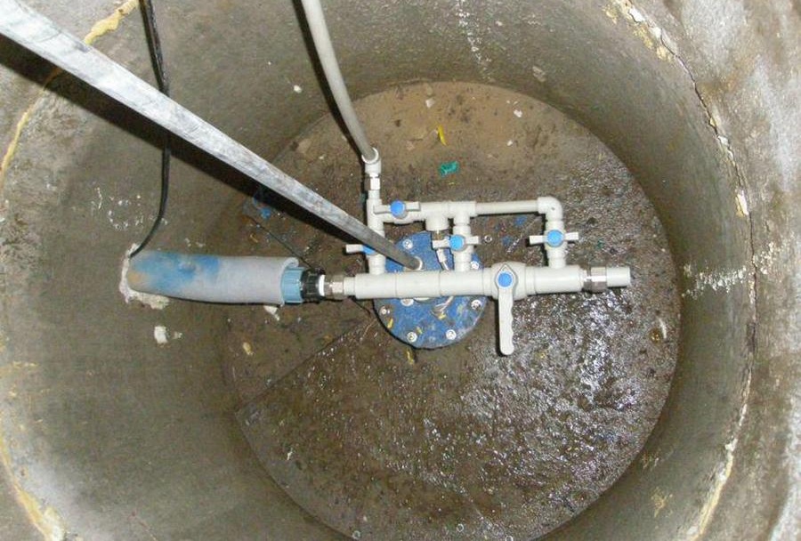 Как правилно да се оттича вода от кладенец с помощта на клапан